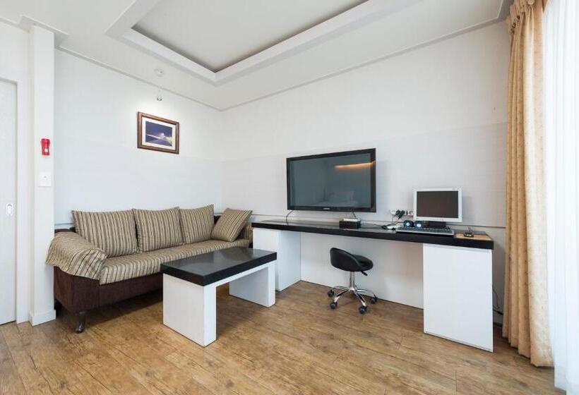 اتاق سوپریور با چشم‌انداز دریا, Dawoo Resortel