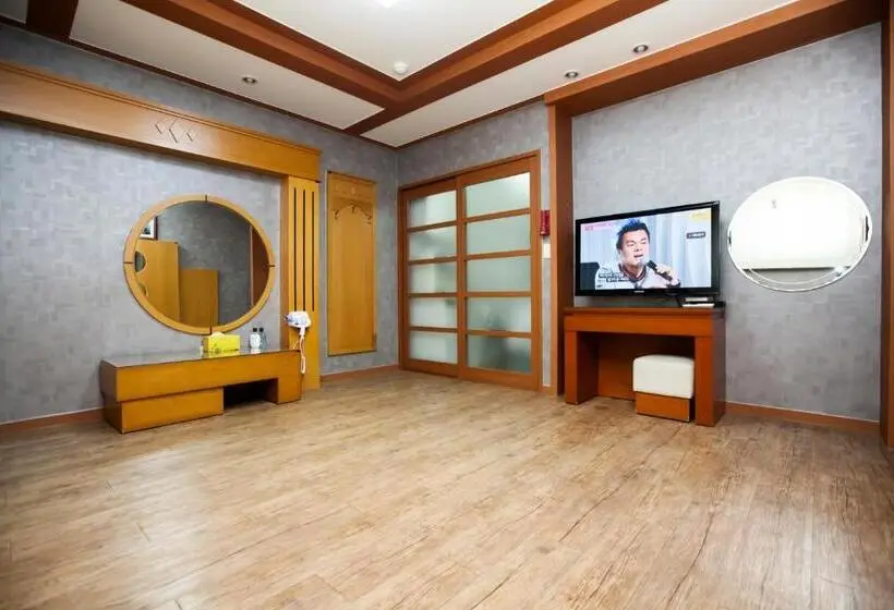 استودیوی استاندارد, Dawoo Resortel