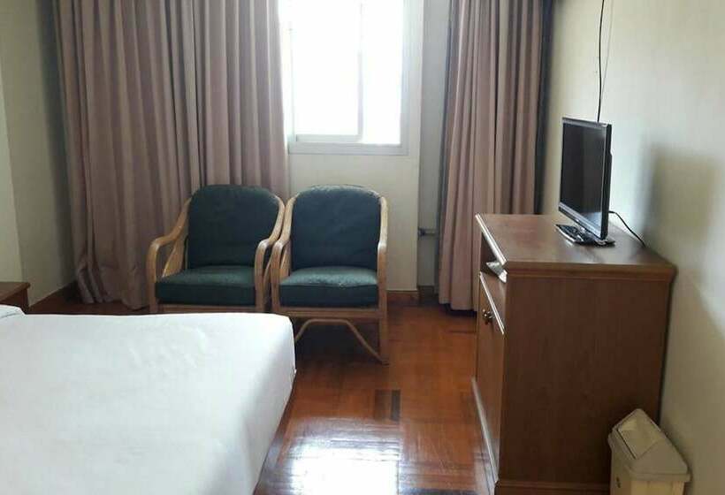 Номер Deluxe, Paradorn Inn