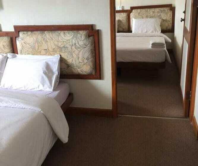 디럭스 룸, Paradorn Inn