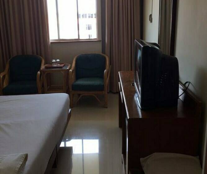 디럭스 룸, Paradorn Inn