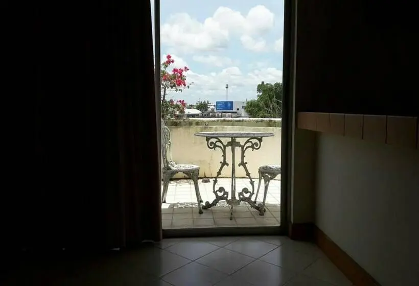 اتاق استاندارد, Paradorn Inn