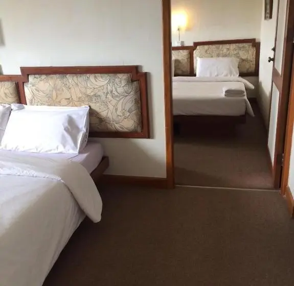 اتاق لوکس با بالکن, Paradorn Inn