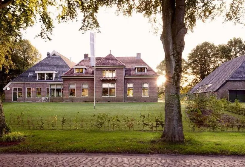 Perhehuone, Landhuis Hotel Rikus