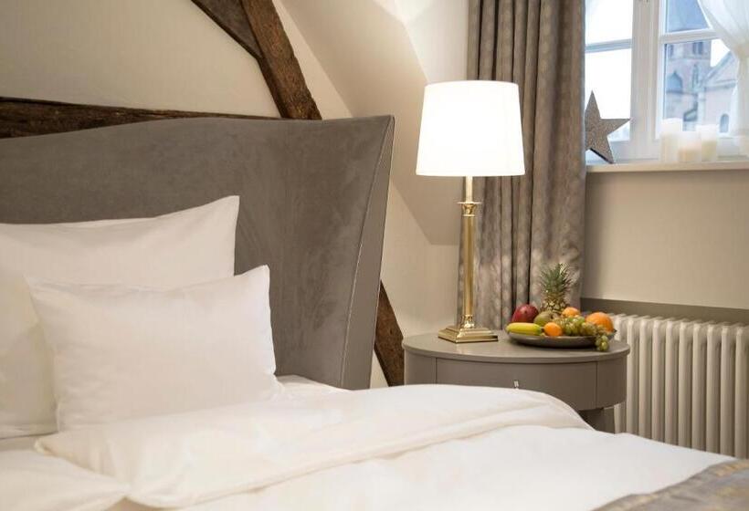 سوییت جونیور, Romantik Hotel Zur Glocke