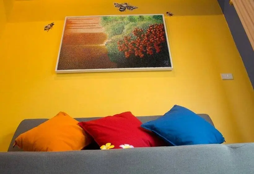 اتاق خانوادگی, Non Nid Non Noi Design Residence
