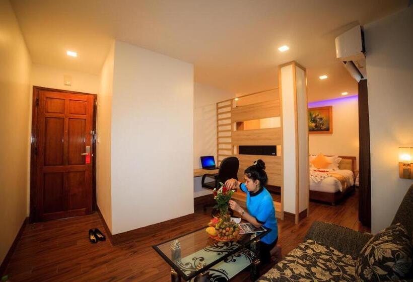 اتاق خانوادگی, Cherry Hotel Hue
