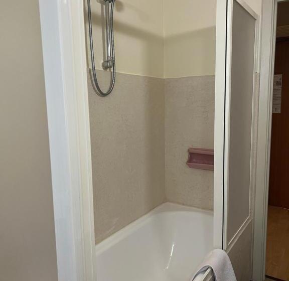 غرفة قياسية رباعية, G&d Hotel Deanna Golf