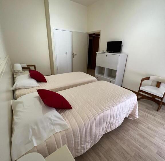 四人标准间, G&d Hotel Deanna Golf