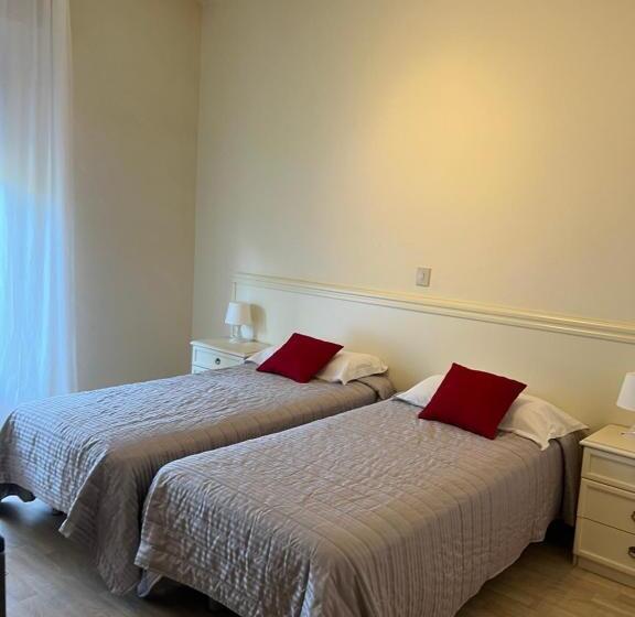 غرفة قياسية رباعية, G&d Hotel Deanna Golf