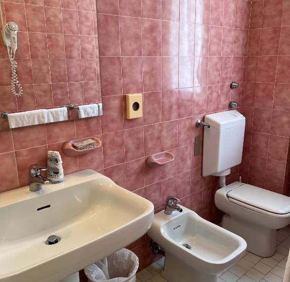 غرفة قياسية, G&d Hotel Deanna Golf