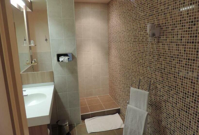 غرفة قياسية, Au Moulin Des Ecorces