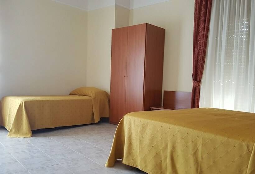 スタンダードトリプルルーム, Dei Cappuccini