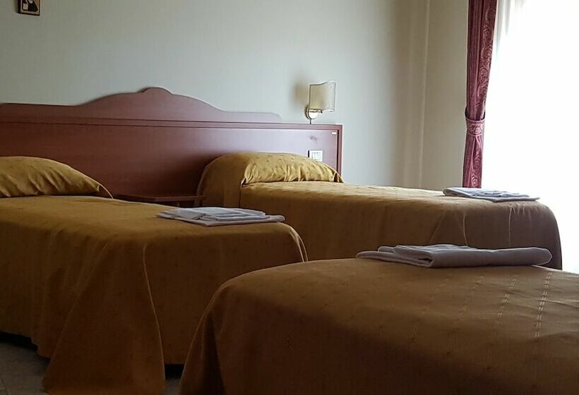 スタンダード４人部屋, Dei Cappuccini