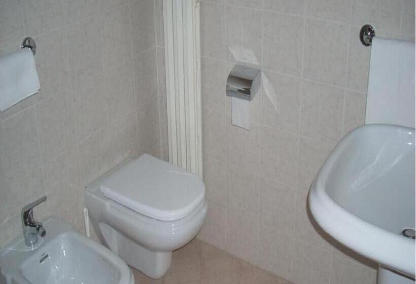 スタンダードトリプルルーム, Dei Cappuccini