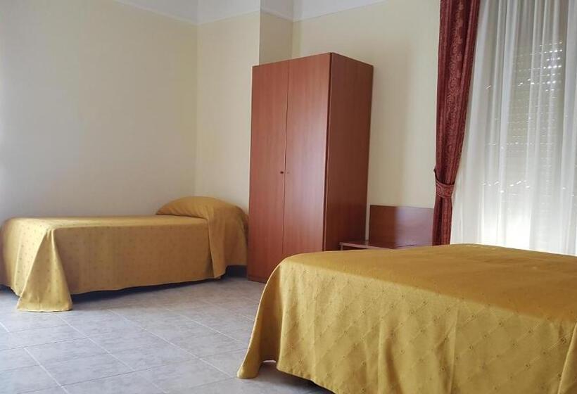 スタンダードトリプルルーム, Dei Cappuccini