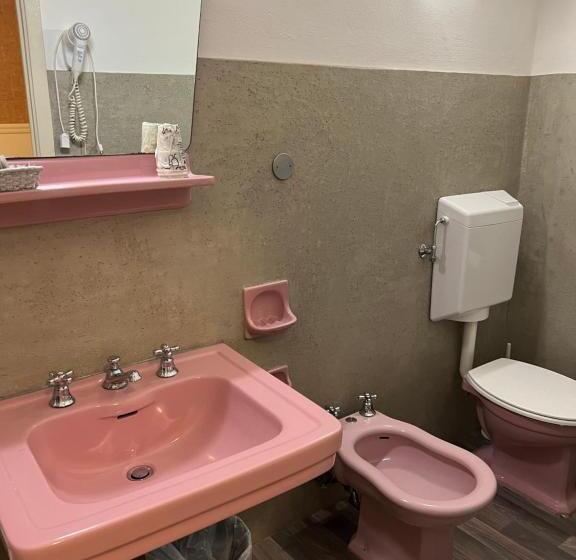 غرفة عائلية, G&d Hotel Deanna Golf