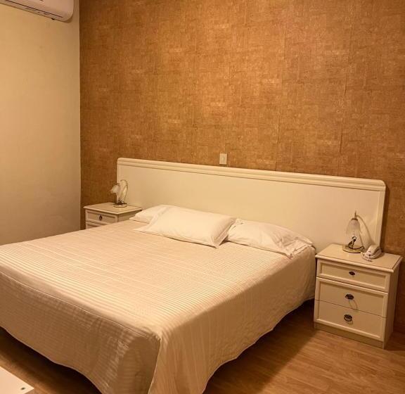 غرفة عائلية, G&d Hotel Deanna Golf