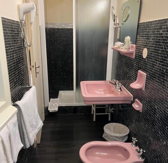 غرفة عائلية, G&d Hotel Deanna Golf