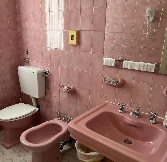 غرفة إقتصادية, G&d Hotel Deanna Golf