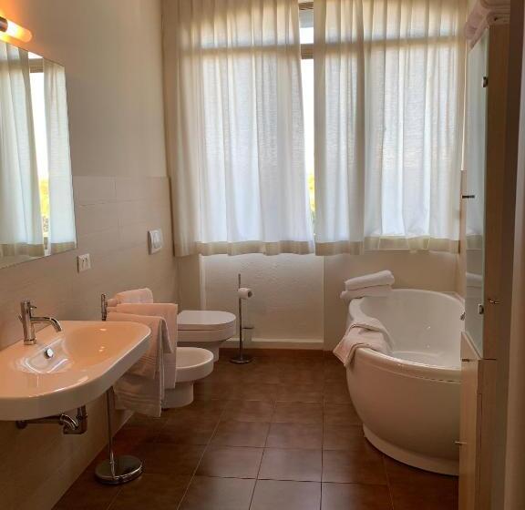 جناح جونيور, G&d Hotel Deanna Golf