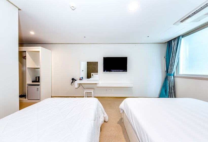 חדר סופריור, Virginia