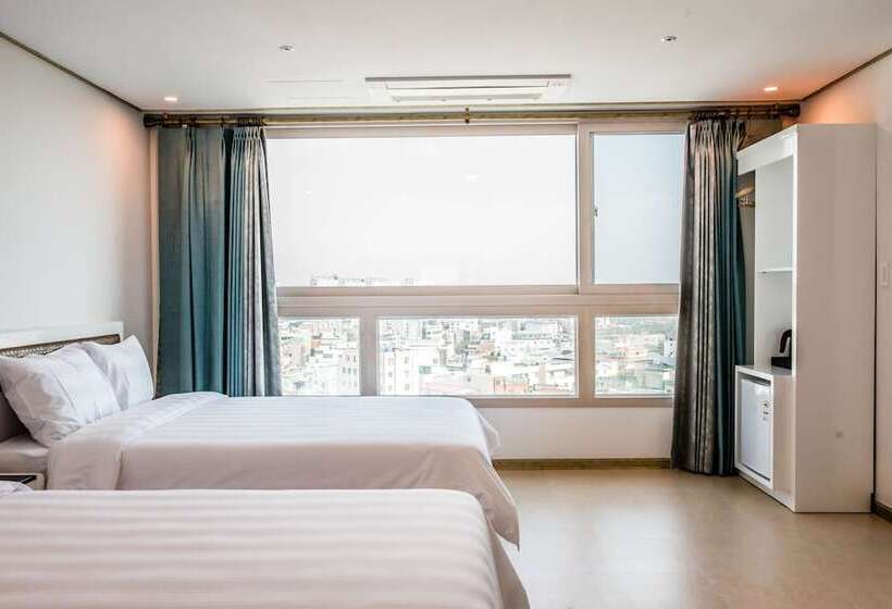 חדר סופריור, Virginia