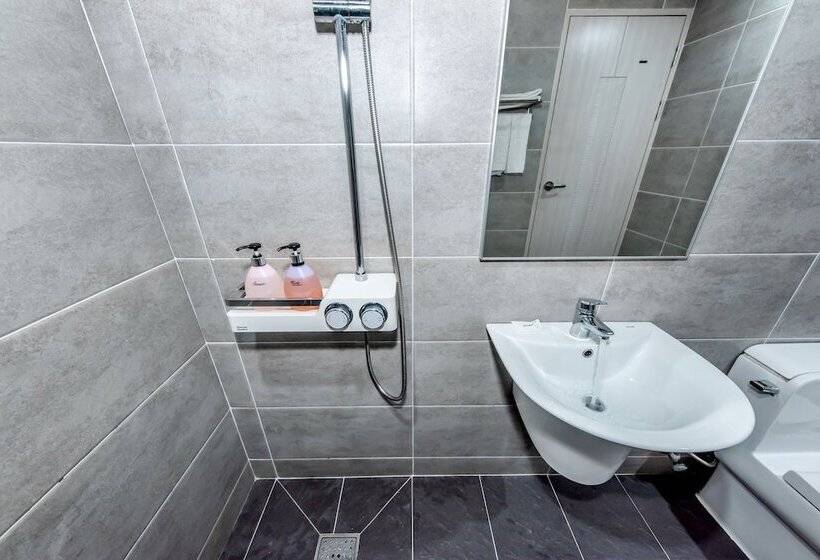 חדר דלוקס, Virginia