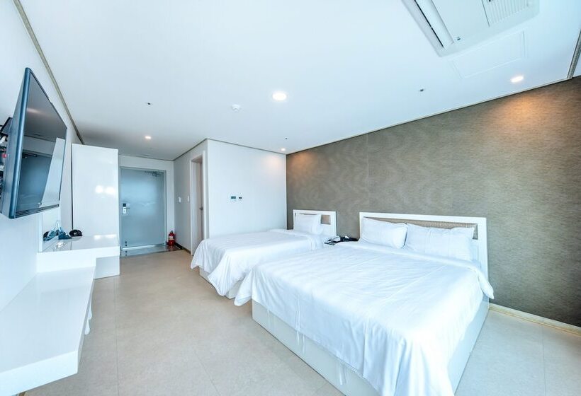 חדר דלוקס, Virginia