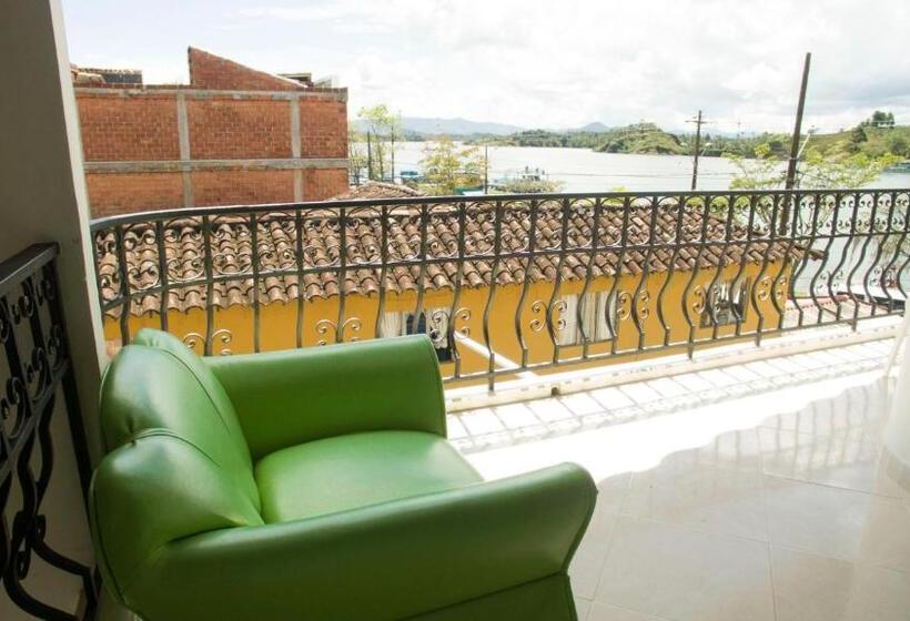 클래식 4인 룸, Lagos De Guatape