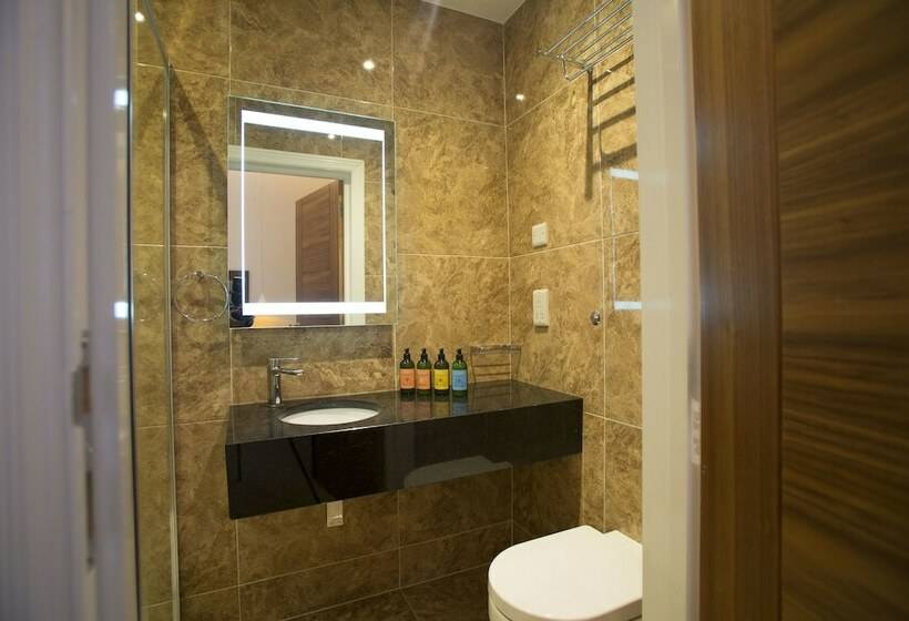 Классический Номер, The Lansbury Heritage A Sunday Hotel   Canary Wharf