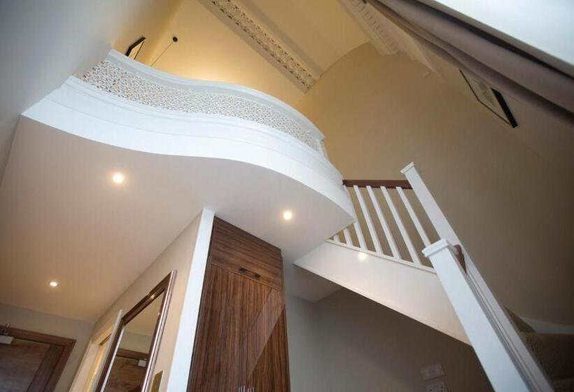 クラブルーム, The Lansbury Heritage A Sunday Hotel   Canary Wharf