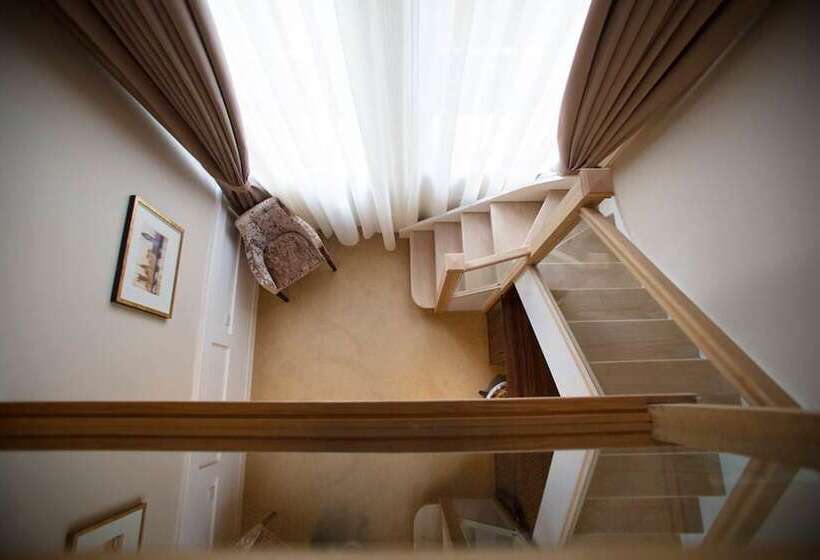 クラブルーム, The Lansbury Heritage A Sunday Hotel   Canary Wharf