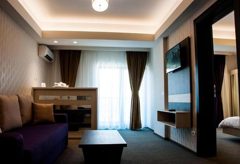 Люкс Боковой Вид на Море, Milano Blue Mamaia