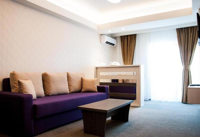 측면 바다 전망 스위트, Milano Blue Mamaia