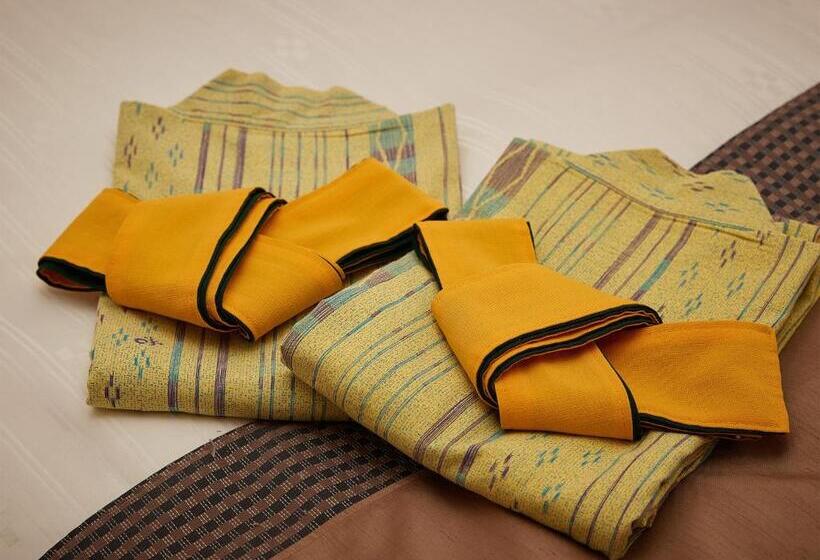 חדר משפחתי, Murasakimura