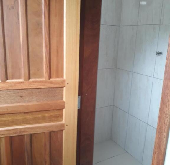 اتاق استاندارد با سرویس بهداشتی مشترک, Pousada Guaratuba