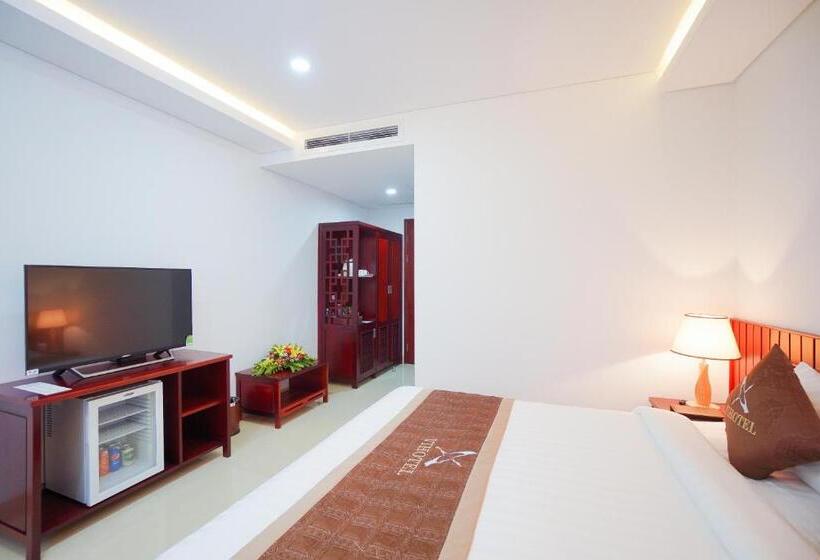 اتاق سوپریور, Vinh Hoang