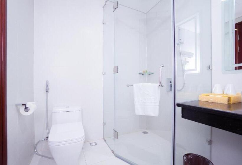 اتاق لوکس چهار تخته, Vinh Hoang