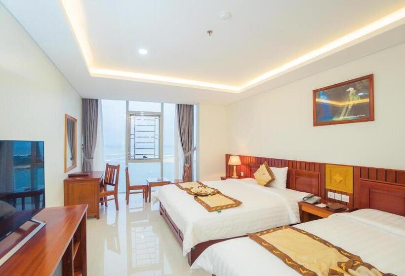 اتاق لوکس چهار تخته, Vinh Hoang