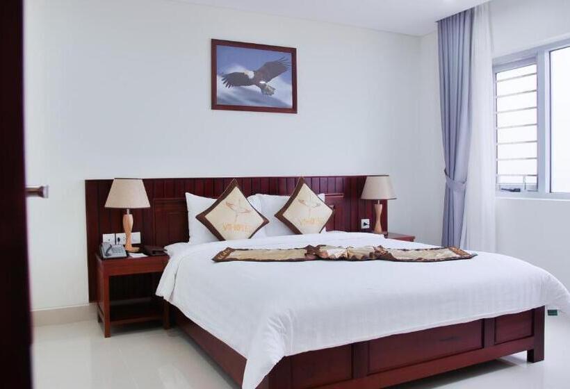 سوییت خانوادگی, Vinh Hoang