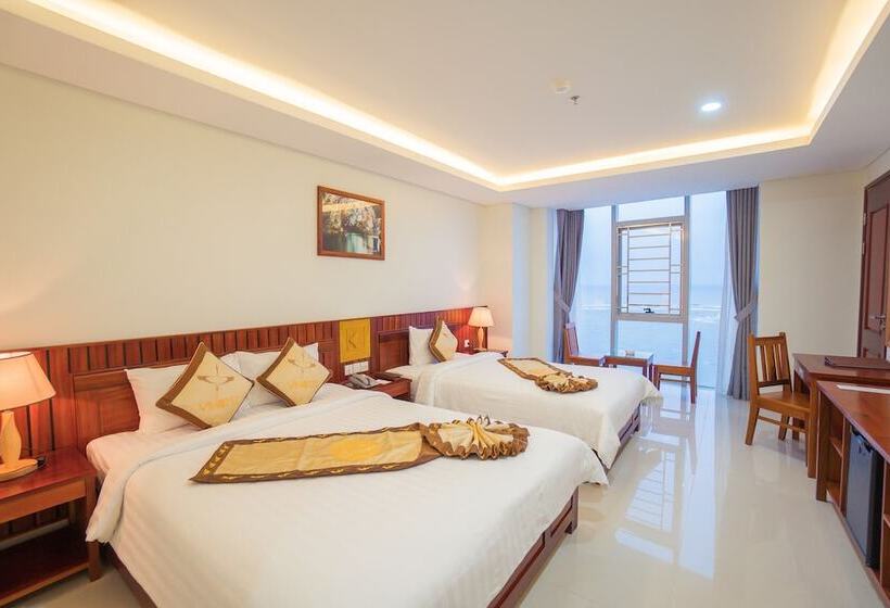 اتاق سوپریور, Vinh Hoang