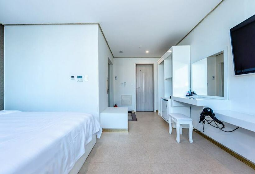 חדר סופריור, Virginia