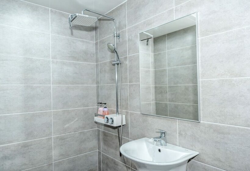 חדר סופריור, Virginia