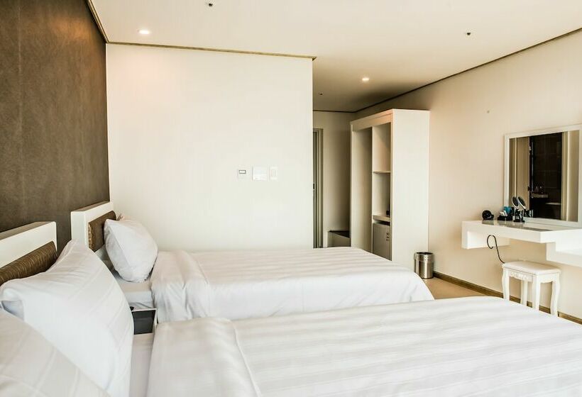 חדר סופריור, Virginia