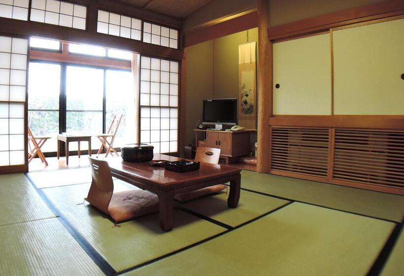 스탠다드 4인용 룸 공용 욕실, Kurion