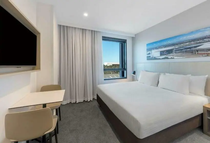 キングサイズベッドのスタンダードルーム, Travelodge Hotel Sydney Airport