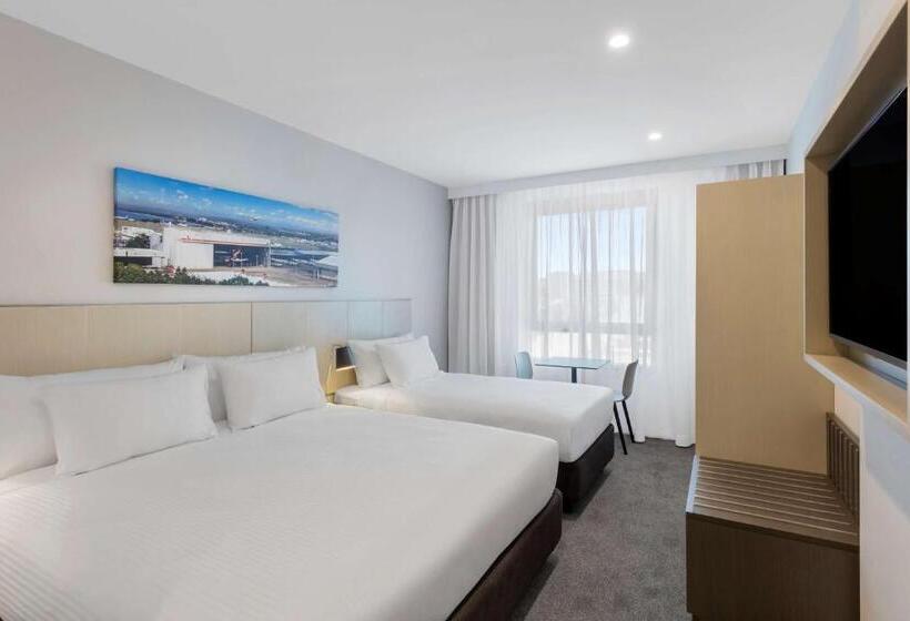 غرفة قياسية ثلاثية, Travelodge Hotel Sydney Airport