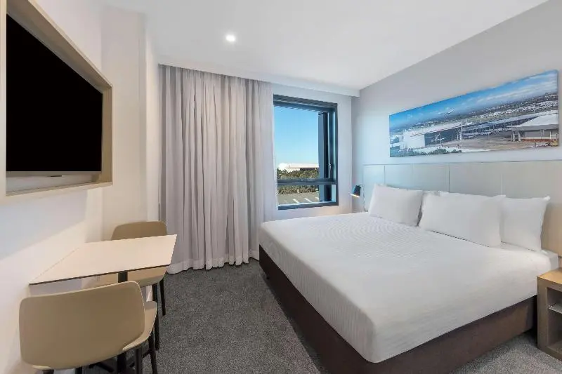 キングサイズベッドのスタンダードルーム, Travelodge Hotel Sydney Airport