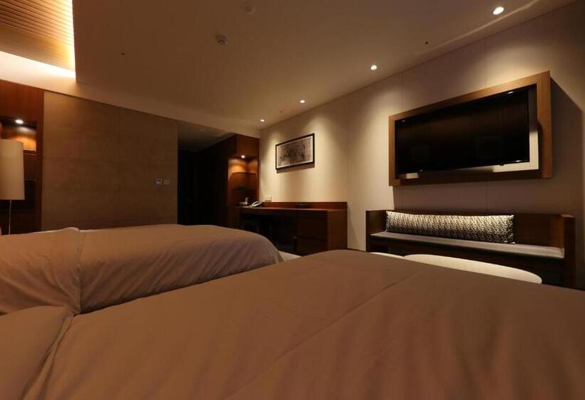 חדר סטנדרט לשלושה, Osong H  Sejong City